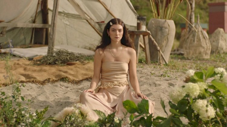 Novo disco de Lorde, 'Solar Power', entrega brisa