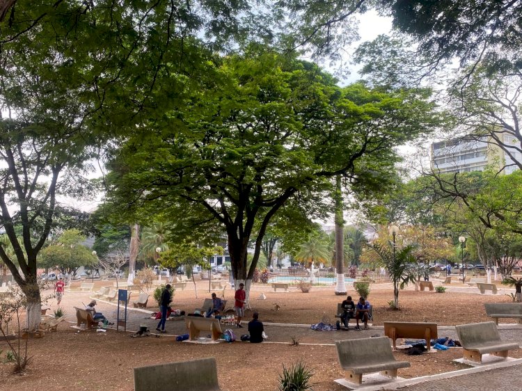 Pessoas em situação de rua voltam ao debate na Câmara de Passos