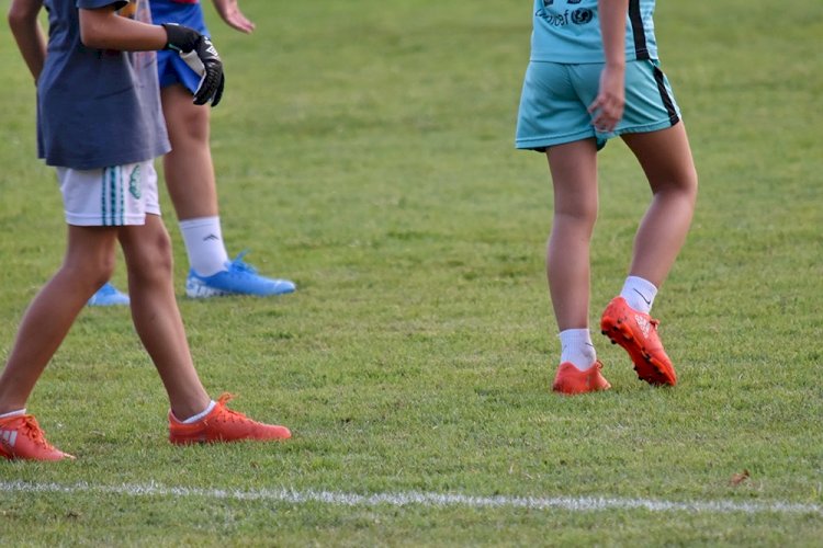Justiça autoriza menina de 10 anos a jogar futebol em campeonato de colégio