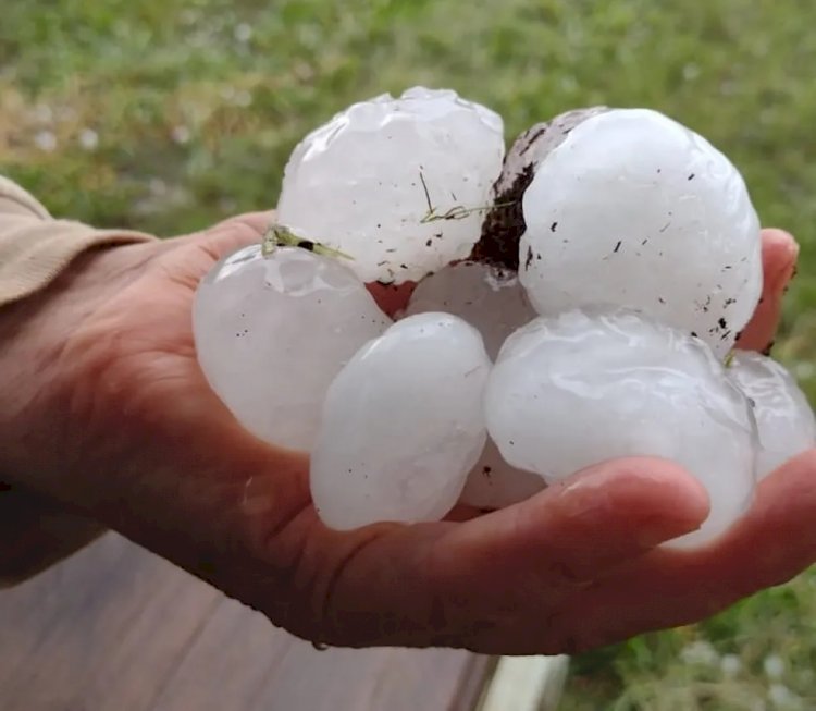 Chuva de granizo causa estragos em várias cidades da região