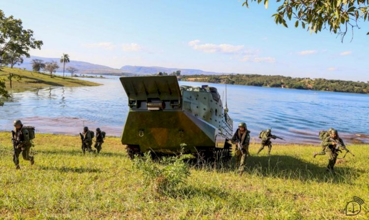 Marinha volta a fazer adestramento de fuzileiros no Lago de Furnas