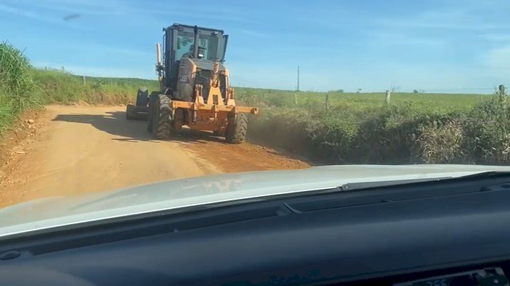 Produtores de Passos fazem “vaquinha” para arrumar estrada