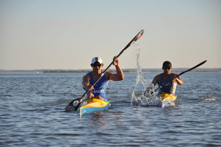 Capitólio sedia torneio de canoagem  e paracanoagem