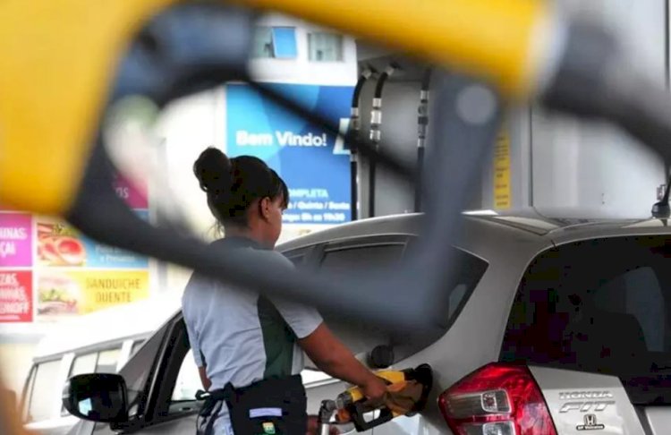 Preços sobem e gasolina chega a R$ 6,49 em Passos