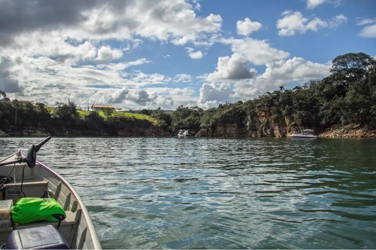 Trio é indiciado pela morte de duas pessoas após embarcação tombar no Lago de Furnas