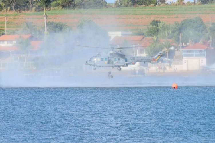 Marinha faz em Furnas maior operação militar em MG