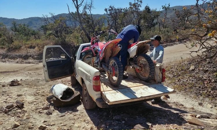 Agentes do Ibama são atacados por motociclistas nas trilhas da Serra da Canastra