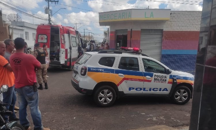 Dono de bar é morto a tiros na porta do estabelecimento em Passos