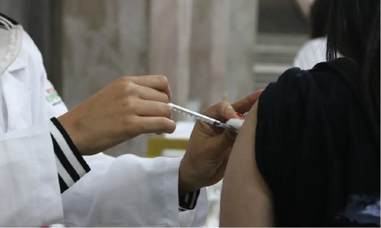 Saúde monitora novas variantes e reforça vacinação contra covid-19