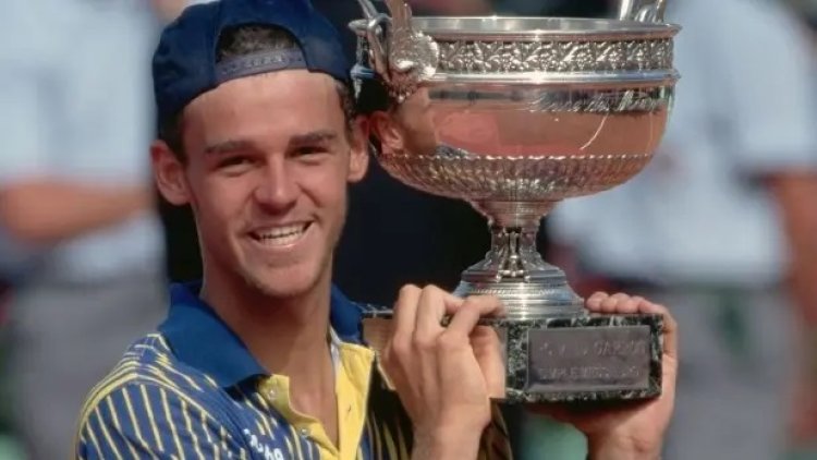 Em 97 tenista brasileiro conquistava o primeiro título de Roland Garros