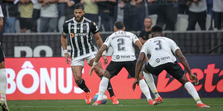 Flamengo de olho na liderança e Corinthians fugindo do Z4 neste domingo