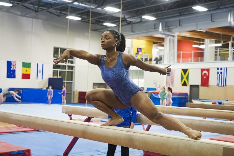 Lifetime Movies apresenta a trajetória da ginasta Simone Biles