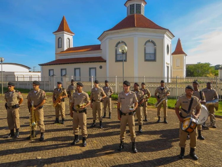 Em 14 de agosto foi criada a banda do 12 BPMMG em Passos