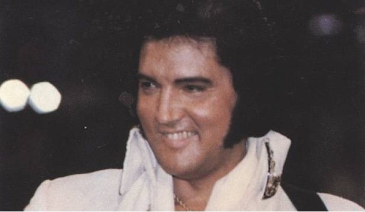 Em 16 de agosto, morria Elvis Presley, o Rei do Rock que revolucionou costumes