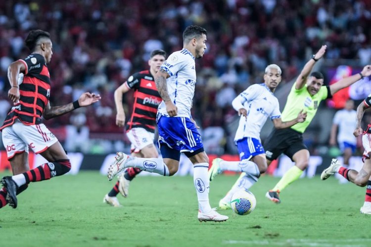 Finalistas em outras competições, Cruzeiro e Flamengo se enfrentam no Brasileirão