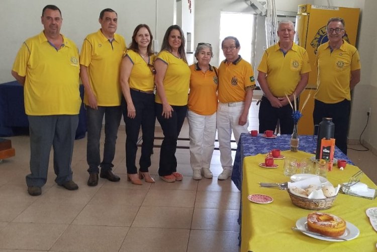 Lions de Passos recebe visita do governador do distrito LC-6