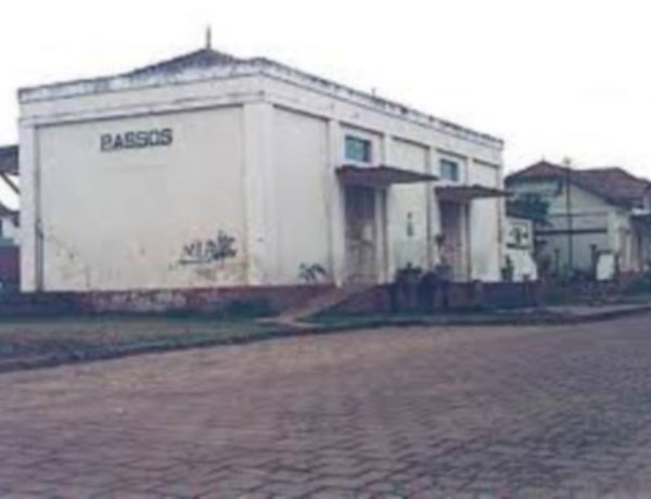 Em 1921 era inaugurada a estação ferroviária de Passos, desativada em 1977