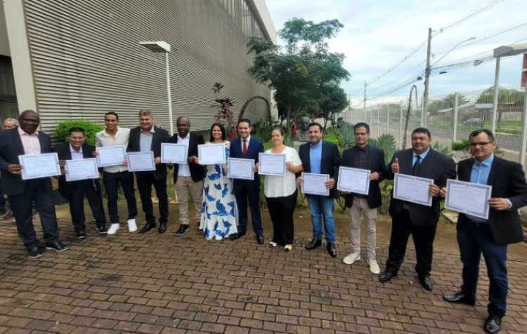 Eleitos em outubro foram diplomados no cartório eleitoral de Passos