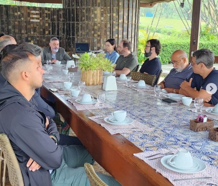 Secretário de Turismo de Minas participa de  um dia de planejamento estratégico no Mar de Minas e Canastra