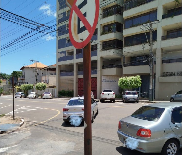 Motorista pede sinalização em pista da Avenida Arouca