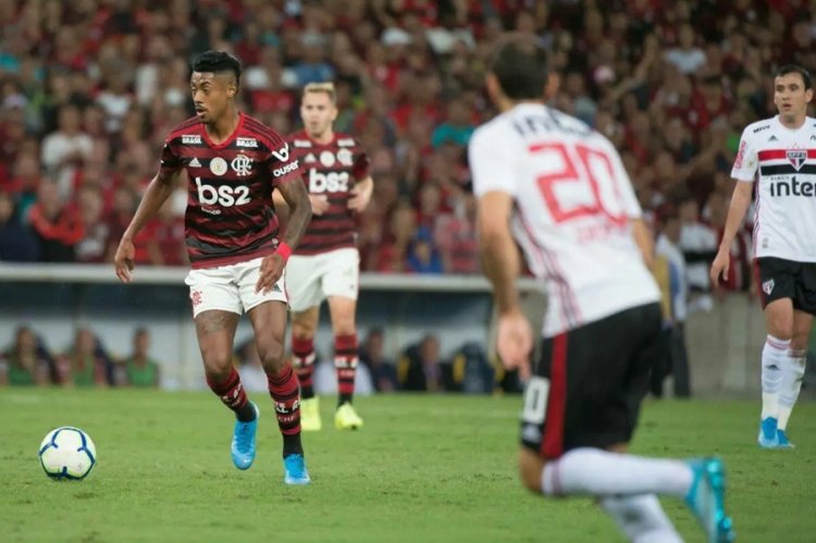 São Paulo termina pré-temporada com duelo contra o Flamengo