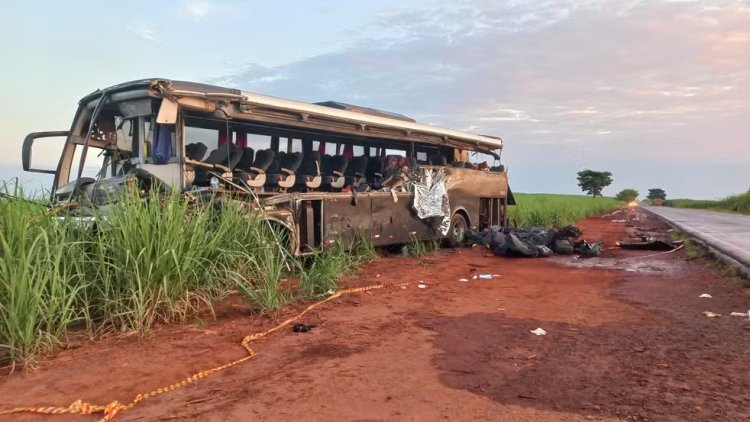 Tragédia em estrada deixa 12 estudantes da Unifran mortos