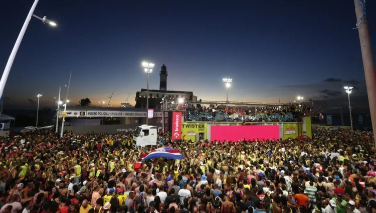 Carnaval já começa a ocupar as manchetes no Brasil