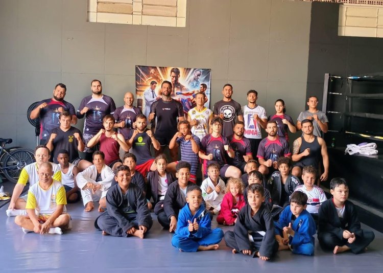 Montanha leva experiência internacional de MMA para Alpinópolis