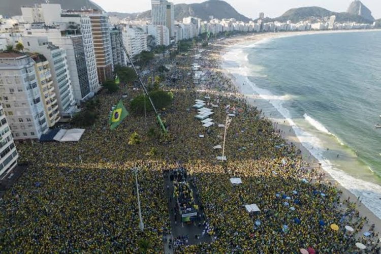 Ato pela anistia no Rio ganhou as manchetes nesta segunda